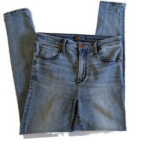 Abercrombie & Fitch Women's Simone High-Rise Super Skinny Jeans. Size 28/6S